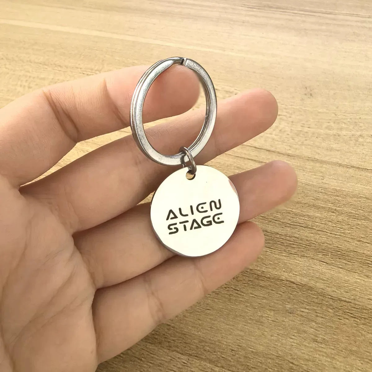Alien Stage Character Autograph Stainless Steel Keychain - Engraved Idol Handwriting Disc Charm - ALNST Ivan Till Sua Mizi Metal Concert Keyring