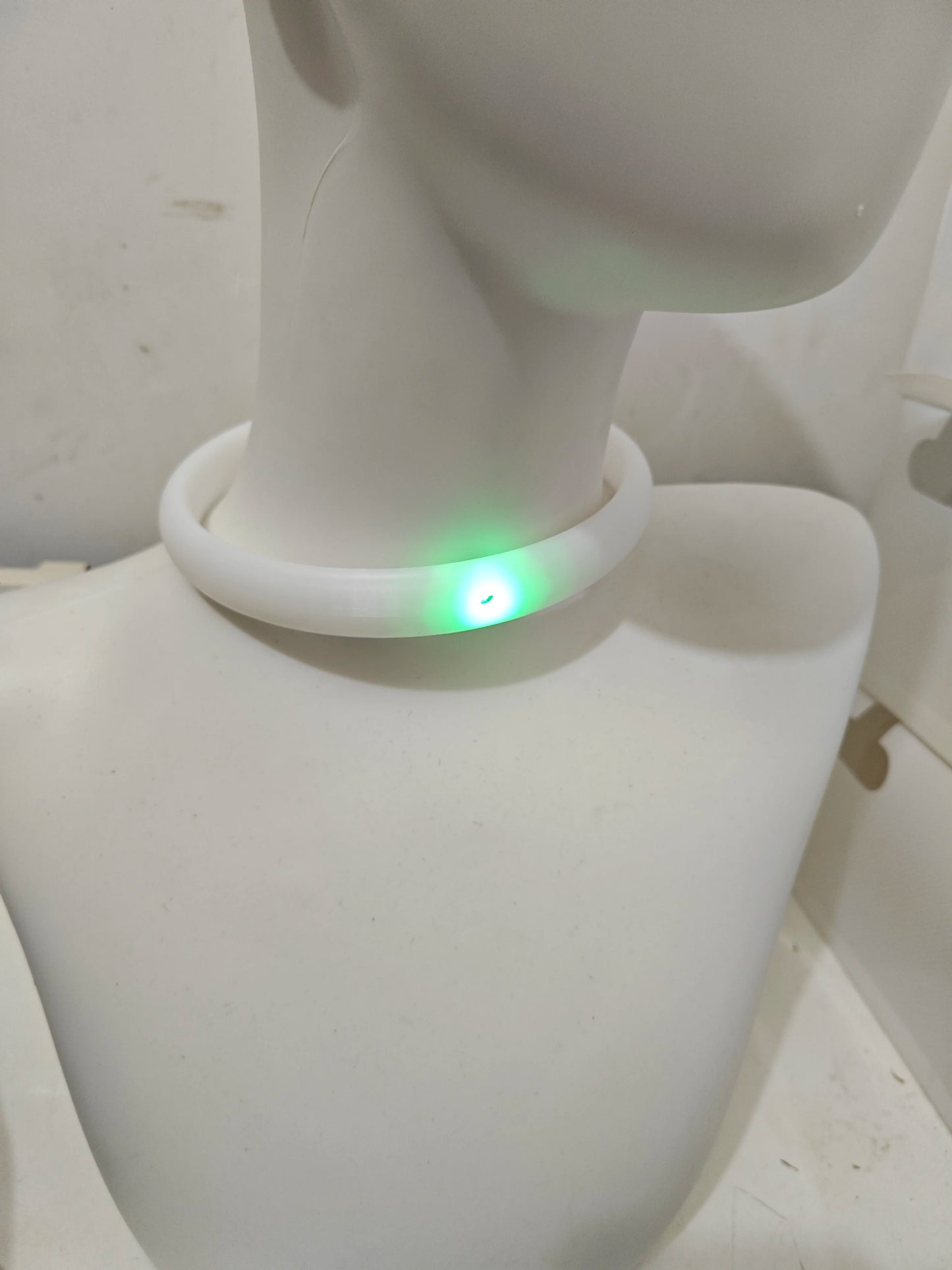 Alien Stage LED Glow Captive Collar - Screen-Accurate Luminous Choker Ring - ALNST Luka Sua Ivan Till Cosplay Headwear Prop Accessory